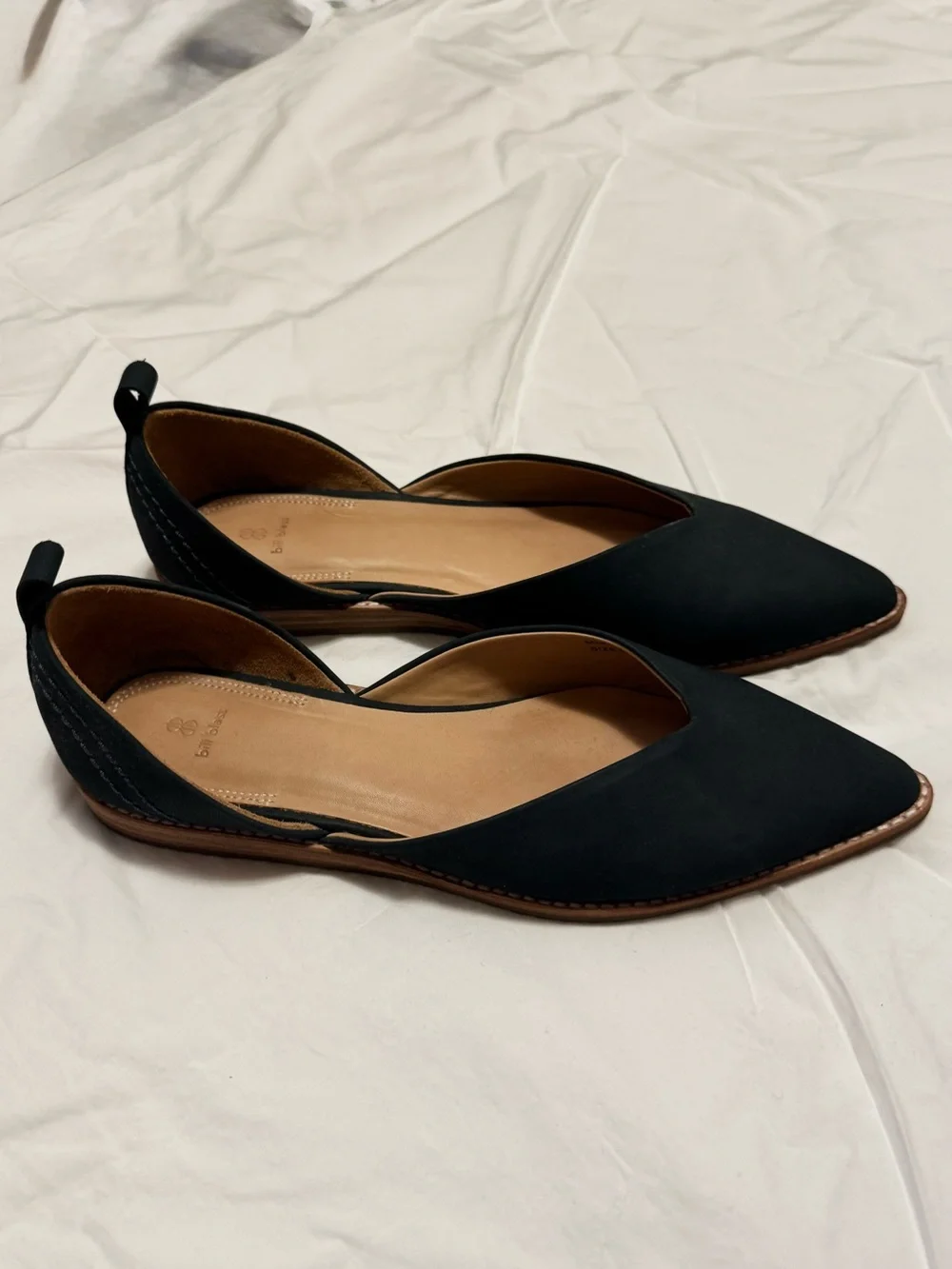 bill blass navy suede D'Orsay pointed-toe flats